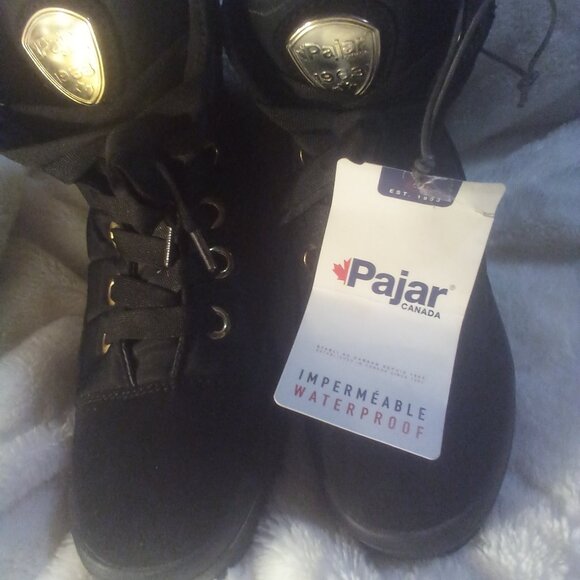 Pajar Shoes - Pajar Canada Black w/Gold Accent Snow Boots (Quilted) Size: 8-8.5 NWT